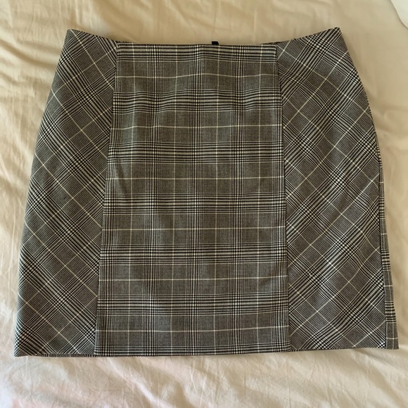 H&M Dresses & Skirts - H&M plaid skirt - SOLD